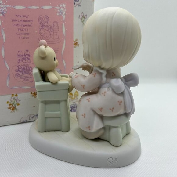 Precious Moments "Sharing" 1994 Members Only Figurine - Picture 2 of 3